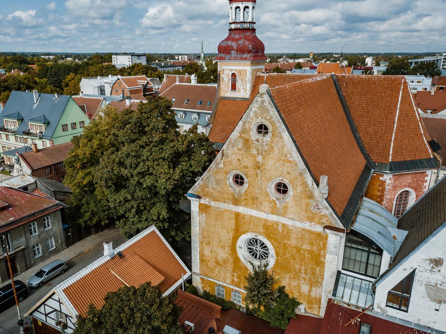 Pärnu Eliisabeti kiriku katusetöödeks eraldati enim raha.