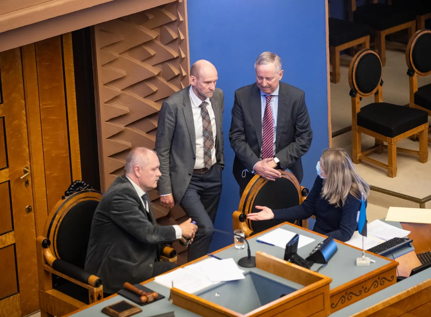 Esmaspäevane riigikogu istung. Nädala päevakorra kuulutamine võttis üle tunni, opositsioon polnud rahul Põlluaasa tööga.