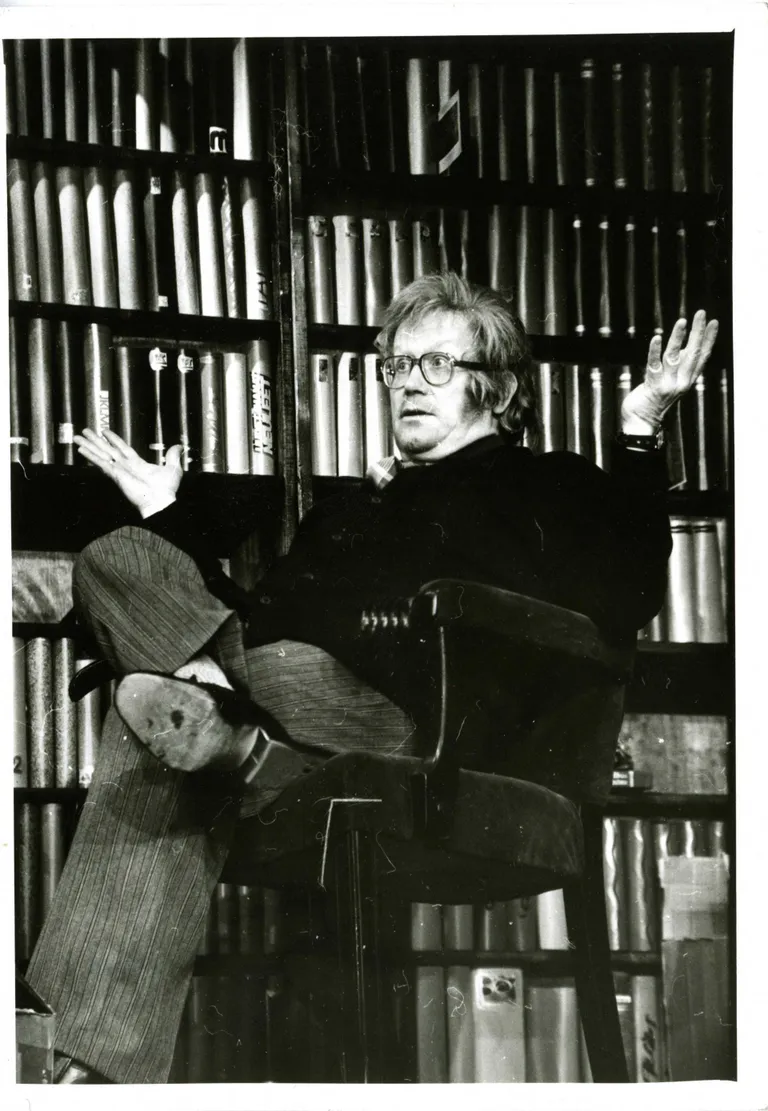 Tõnu Aav lavastuses «Rita koolitus» (1987) kehastamas Franki.