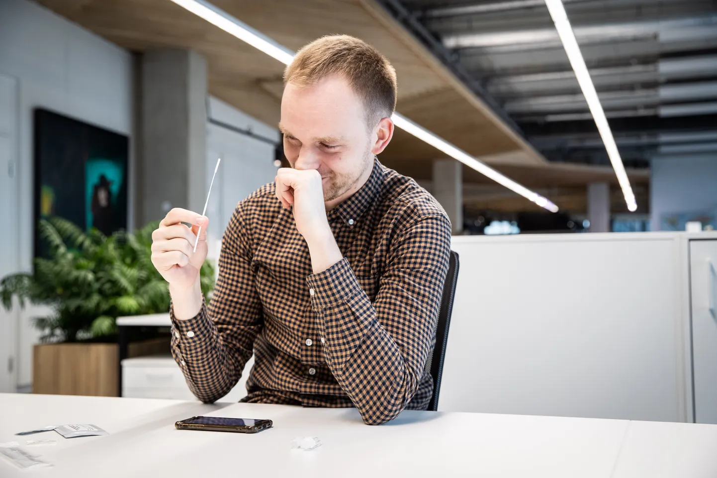 Covidi kiirteste proovis omal nahal ka Postimehe ajakirjanik Sander Punamäe