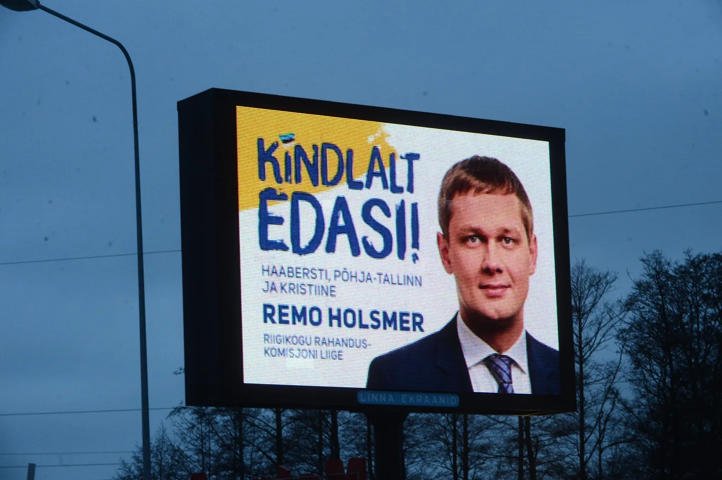 Valimisreklaam Mustamäe ja Kristiine linnaosade piiril Tallinnas.
