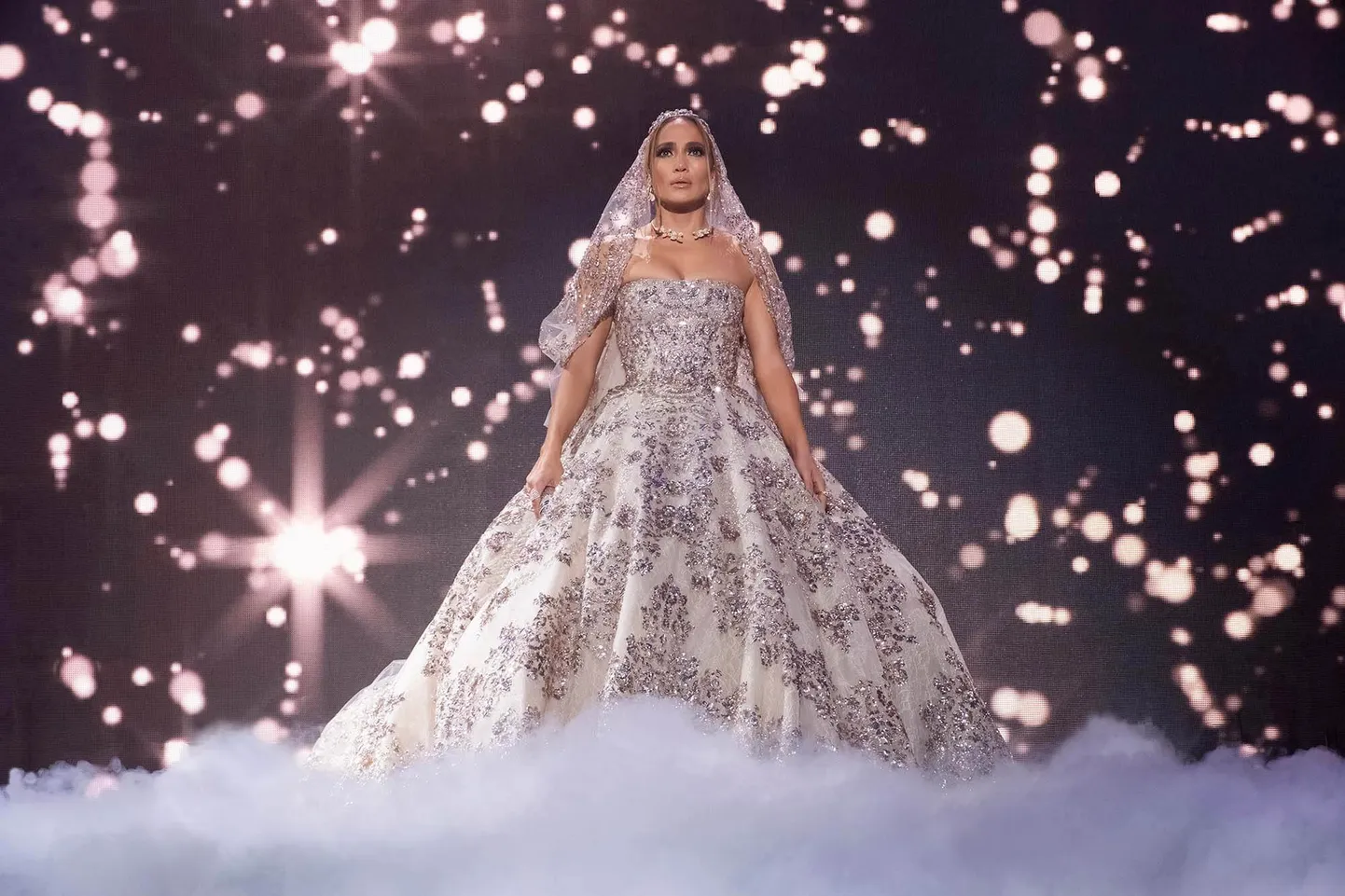 Marry Me, Jennifer Lopez