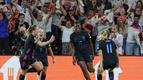 «Teeme kunagi filmi.» Inglismaa pääses dramaatilisel moel EM-finaali