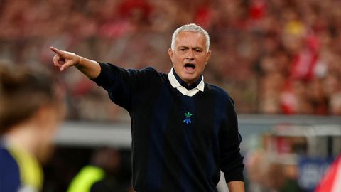 "Fenerbahce" no amata atlaiž galveno treneri Mourinju