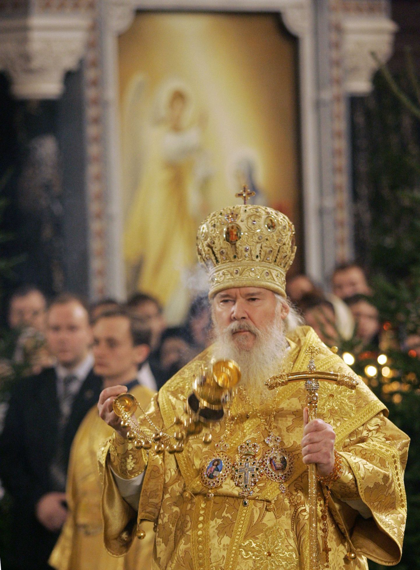 Moskva ja kogu Venemaa patriarh Alexius II eelmiste jõulude aja Moskva kesklinnas asuvas Lunastaja-Kristuse katedraalis, mis ehitati uuesti üles tema eestvedamisel.
