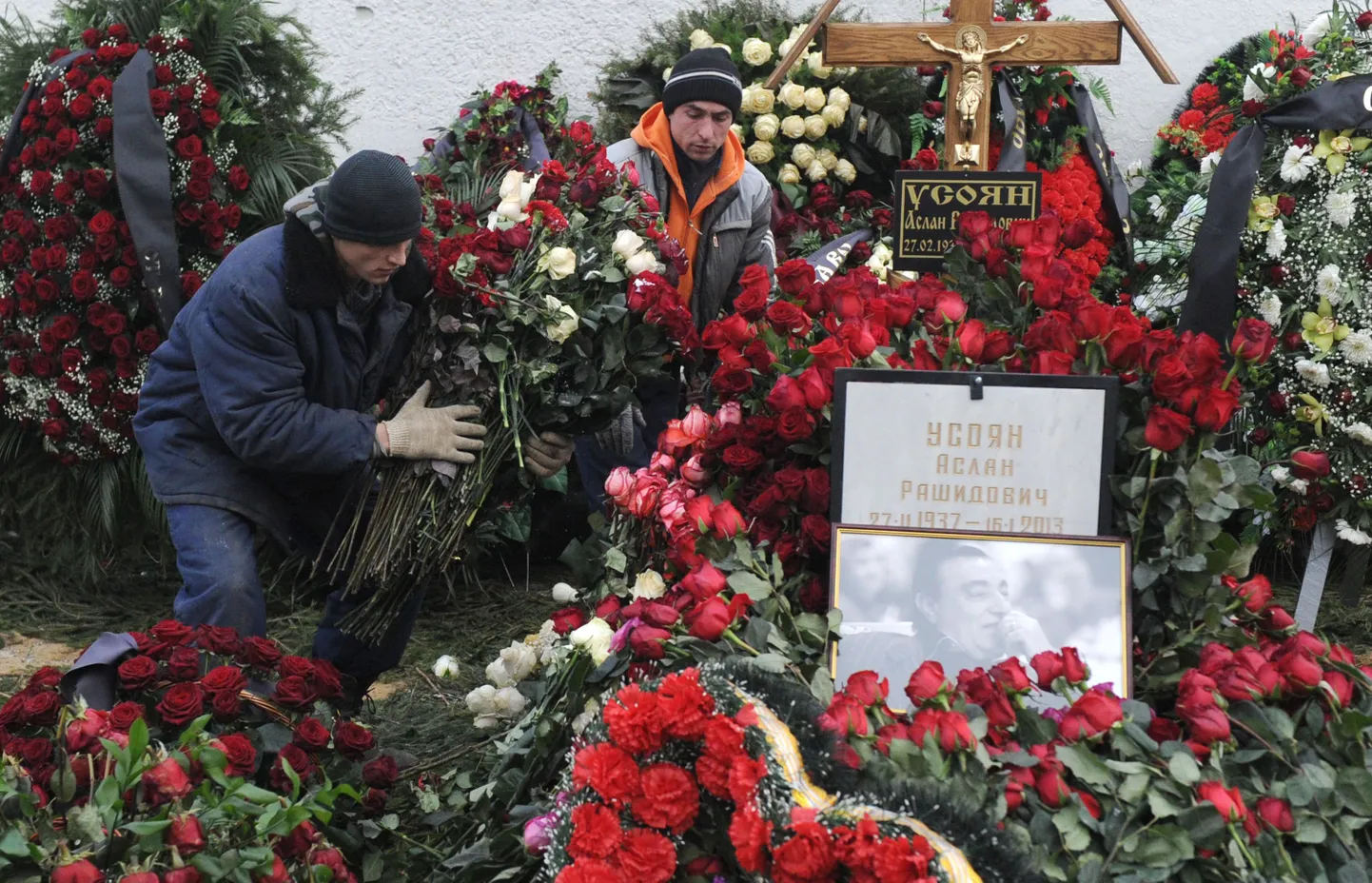 На могиле Деда Хасана.