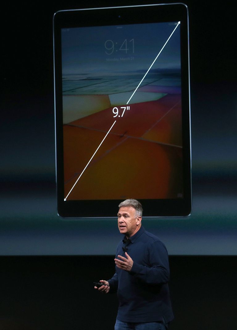Apple'i üleilmne marketingijuht Phil Schiller ja uus iPad Pro