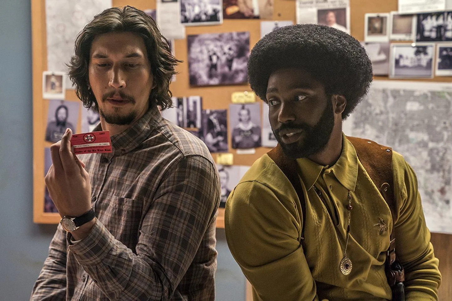 Adam Driver ja John David Washington filmis «BlacKkKlansman: Must mees klannis» FOTO: Outnow.ch
