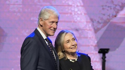Bil in Hillary Clinton izzvani na zaslišanje v kongresu zaradi primera Epstein