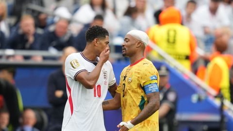 Bellingham kattis vastasega suheldes suu käega. Miks tema ei saanud punast kaarti?