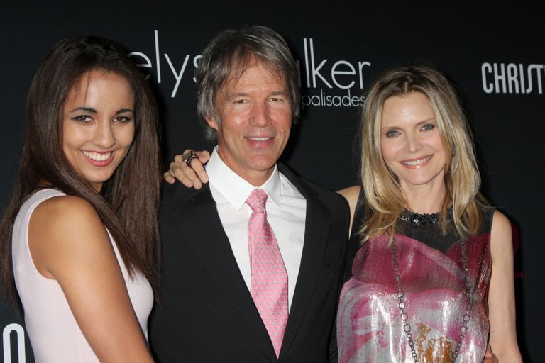Claudia Rose koos isa David E. Kelley ja ema Michelle Pfeifferiga 2012. aastal.