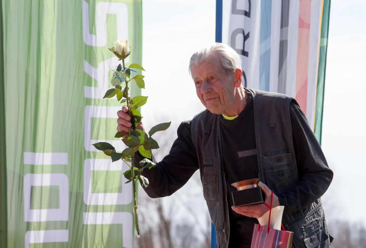 Benno Viirandi kutsuti kümmekond viimast aastat iga ümber Viljandi järve jooksu lõpetamise järel pjedestaalile, sest iga tema finiš nihutas osaluskordade rekordit.