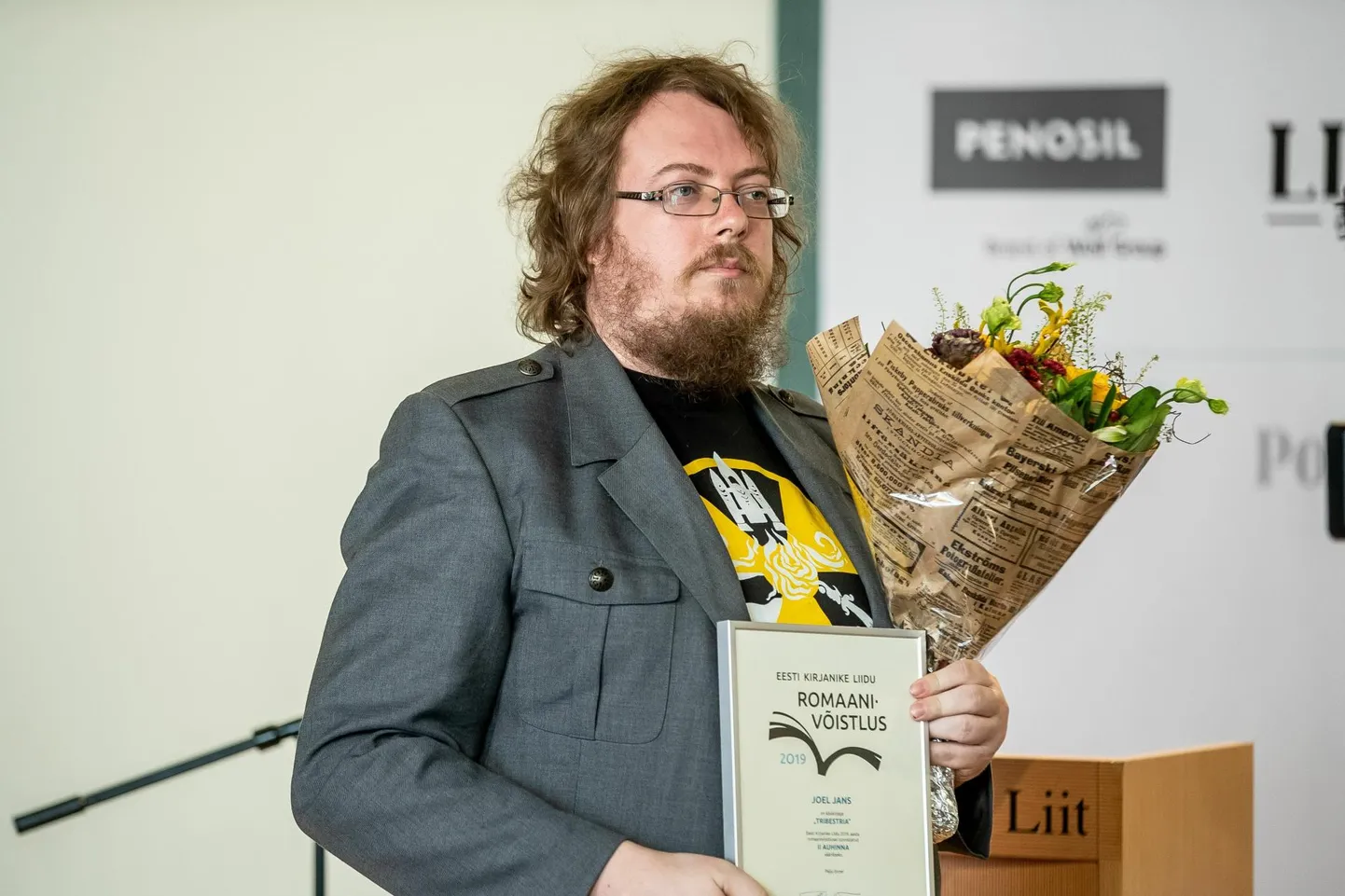 Joel Jans on ulmekirjanik ja seitsmekordne ulmekirjanduse aastaauhinna Stalker võitja. Kirjanike liidu romaanivõistluse teise koha pälvis ta 2019. aastal käsikirjaga «Tondilatern».