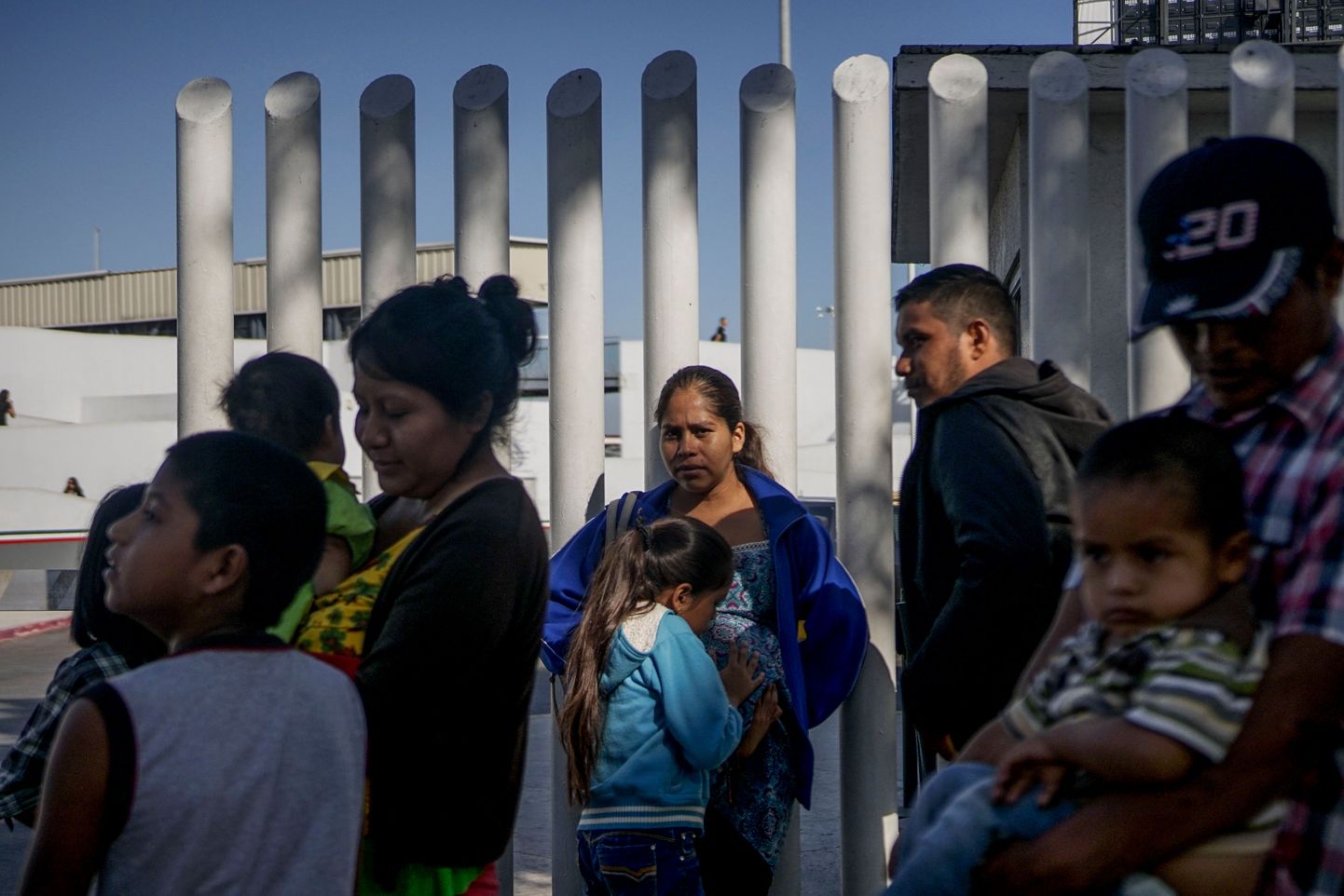 Мигранты на границе Мексики и США.
