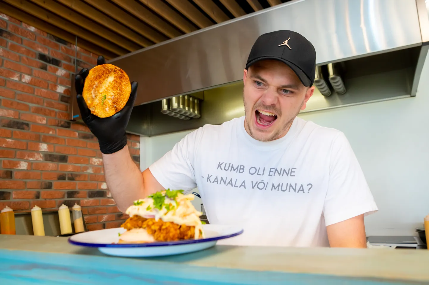 KES EI TAHAKS?! Rene valmistatud burksist on raske ära öelda ka ilma pohmellita.