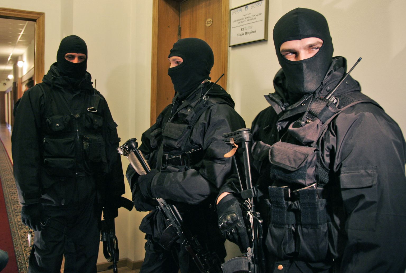 Ukraina julgeolekuteenistus ametiülesandeid täitmas, Kiiev, 4. märts 2009.