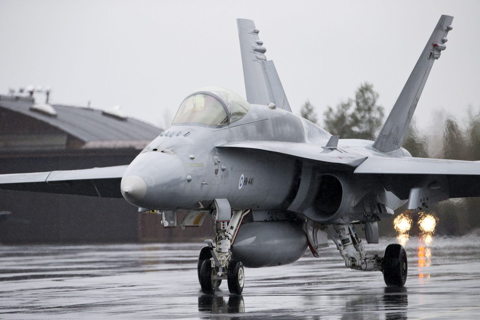 Soome õhujõudude hävituslennuk F/A-18 Hornet õppusel Arctic Challenge Exercise. Foto on illustratiivne