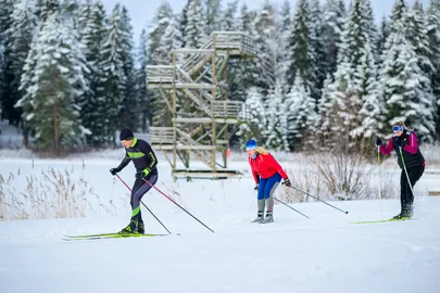 Suusatajad Tõrvas