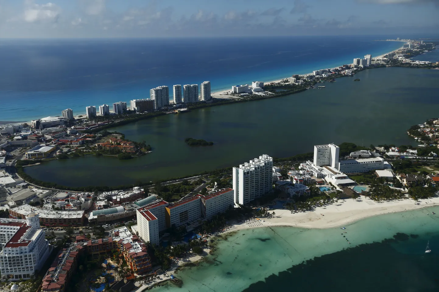 Õnnetusse sattunud turistid kavatsesid puhata Cancunis.