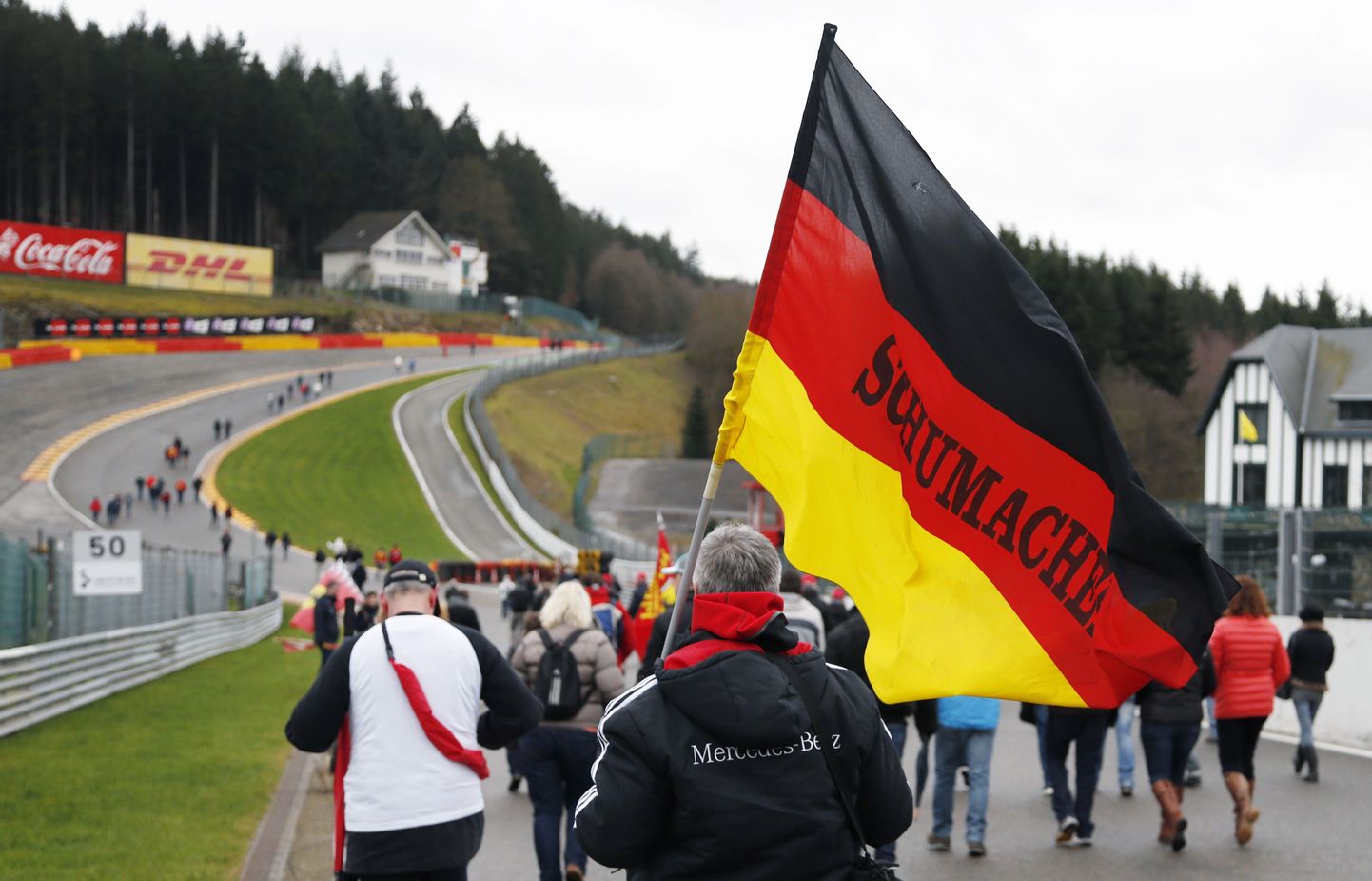 Schumacheri fännide kogunemine 26. jaanuaril Spa ringrajal Belgias.