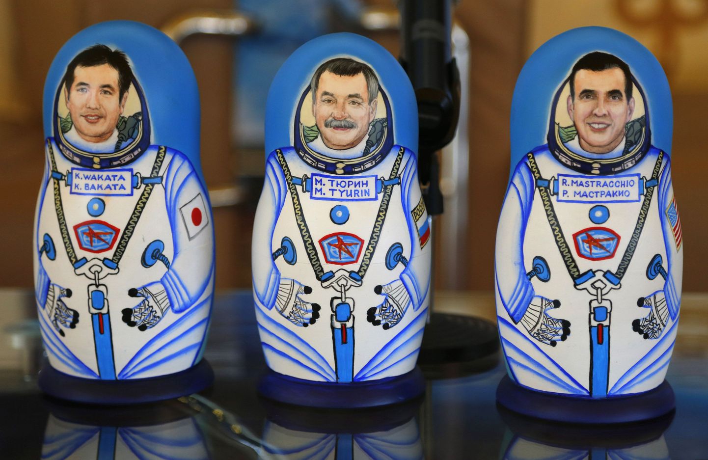 Astronaute kujutavad matrjoškad (vasakult paremale)- Koichi Wakata, Mihhail Tjurin ja Rick Mastracchio