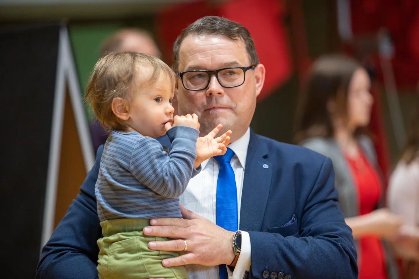 Viljandi linnapea Madis Timpson väisab üritusi tihtipeale koos poeg Robiniga ning leiab, et lapsed on normaalne elu osa ja sellena tulekski neid võtta.