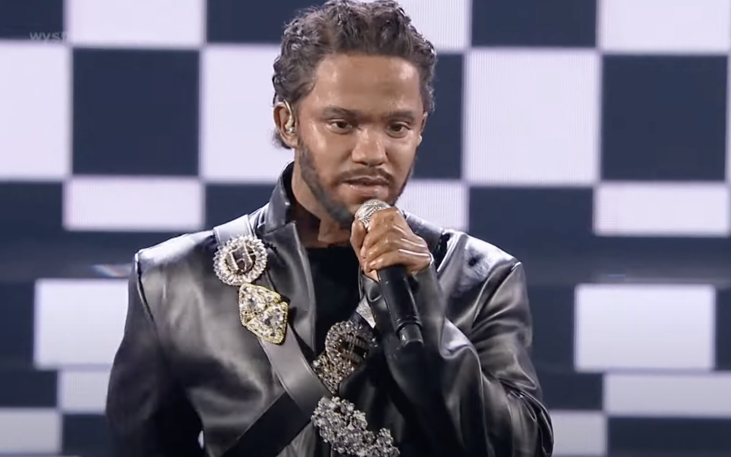 Poola laulusaates Kendrick Lamari jäljendanud Kuba Szmajkowski ümber lahvatas skandaal, sest mees kandis saates blackface'i