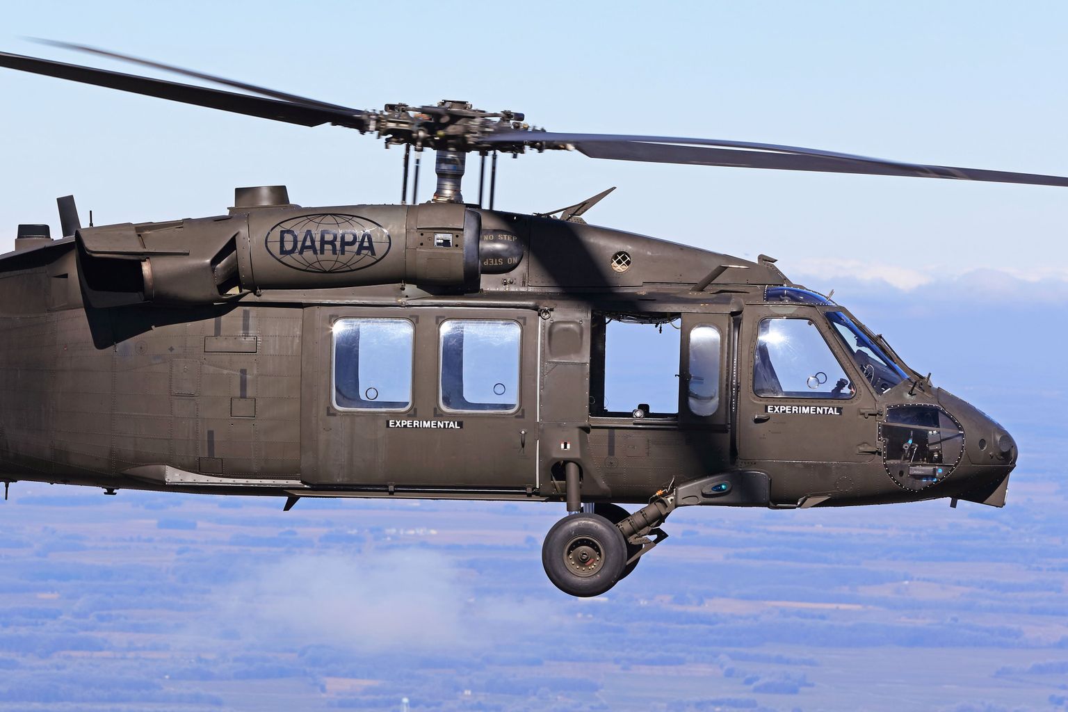 Sikorsky UH-60A Black Hawk OPV, N600PV (79-23298) helikopter esimesel katselennul veebruaris. Oktoobrikuine oli juba palju pikem.