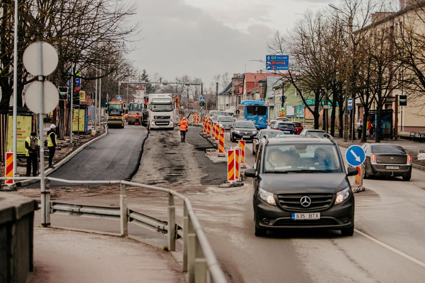 Esmaspäevast suletakse Pärnus Kesklinna silla ja Tallinna maantee ristmiku vahel linnast väljuva suuna sõidu- ja kõnnitee.
