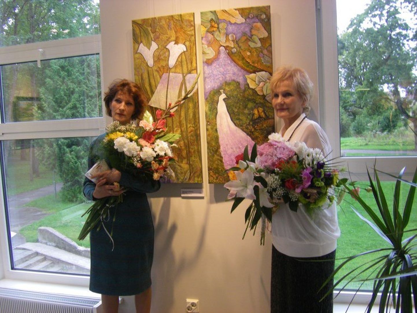 Svetlana Petrova ja tema tütar Diana Makarova on oma töid Jõhvi galeriis juba näidanud. Nüüd liitub nendega ka perekonna kolmanda põlvkonna esindaja Julia Makarova.