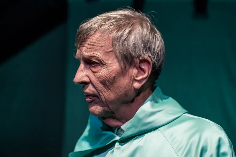 Aleksander Eelmaa lavastuses «Mäed»