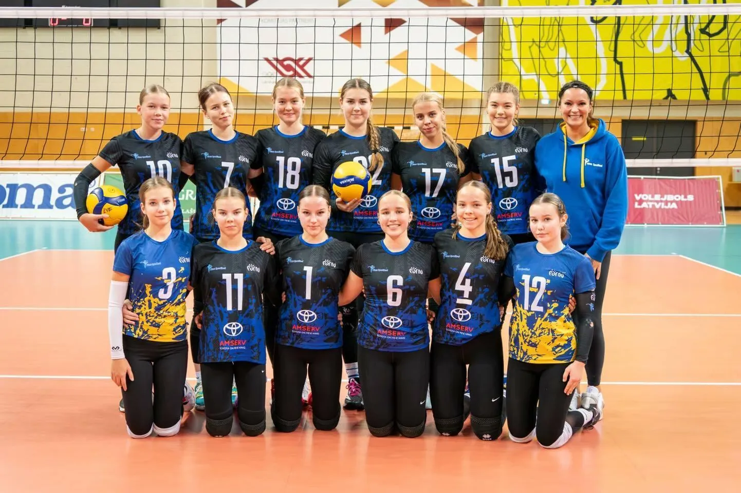 Pärnu spordikooli võrkpallitüdrukud alistasid EEVZA turniiril tänavuse Eesti meistri.