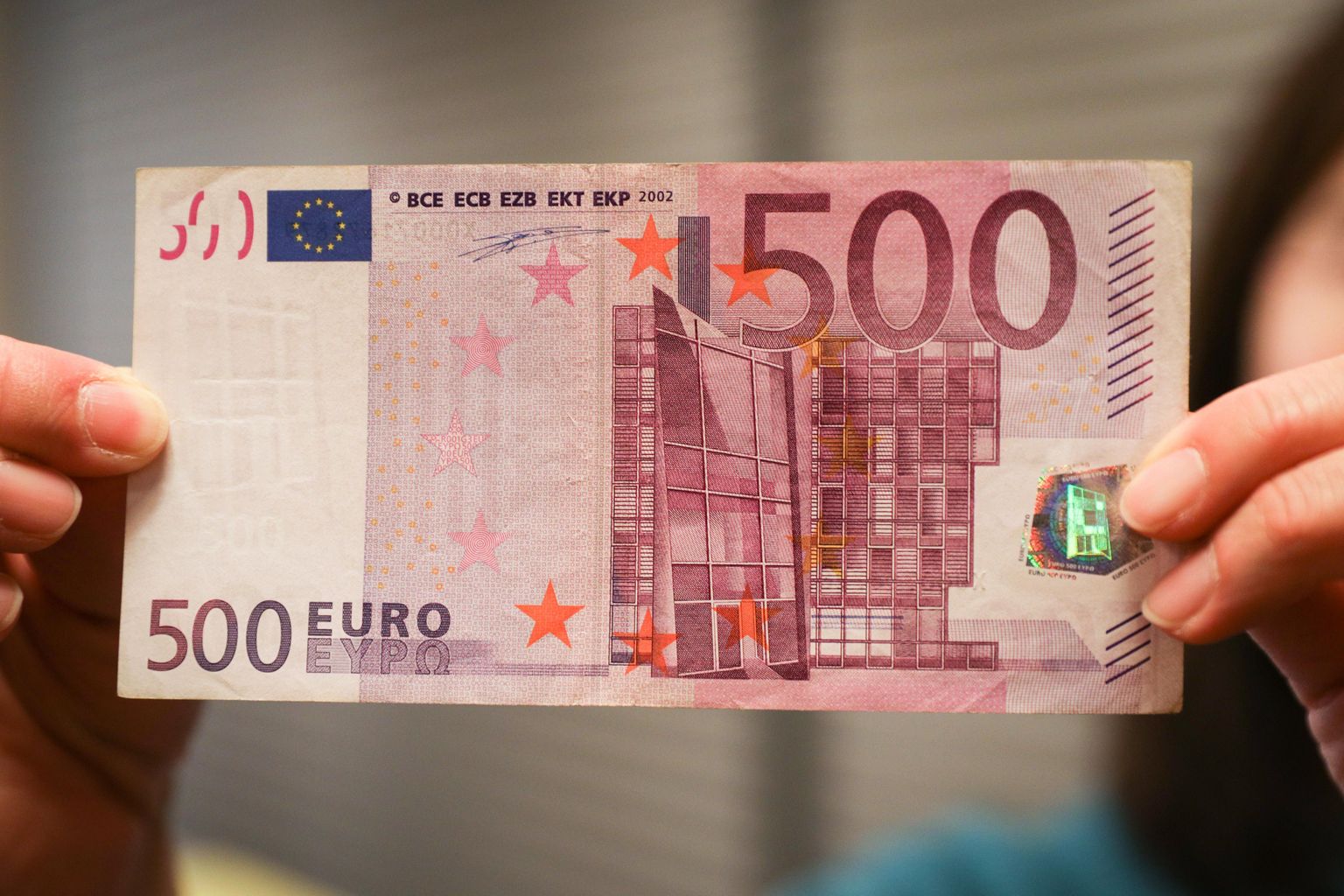 500 eiro banknote