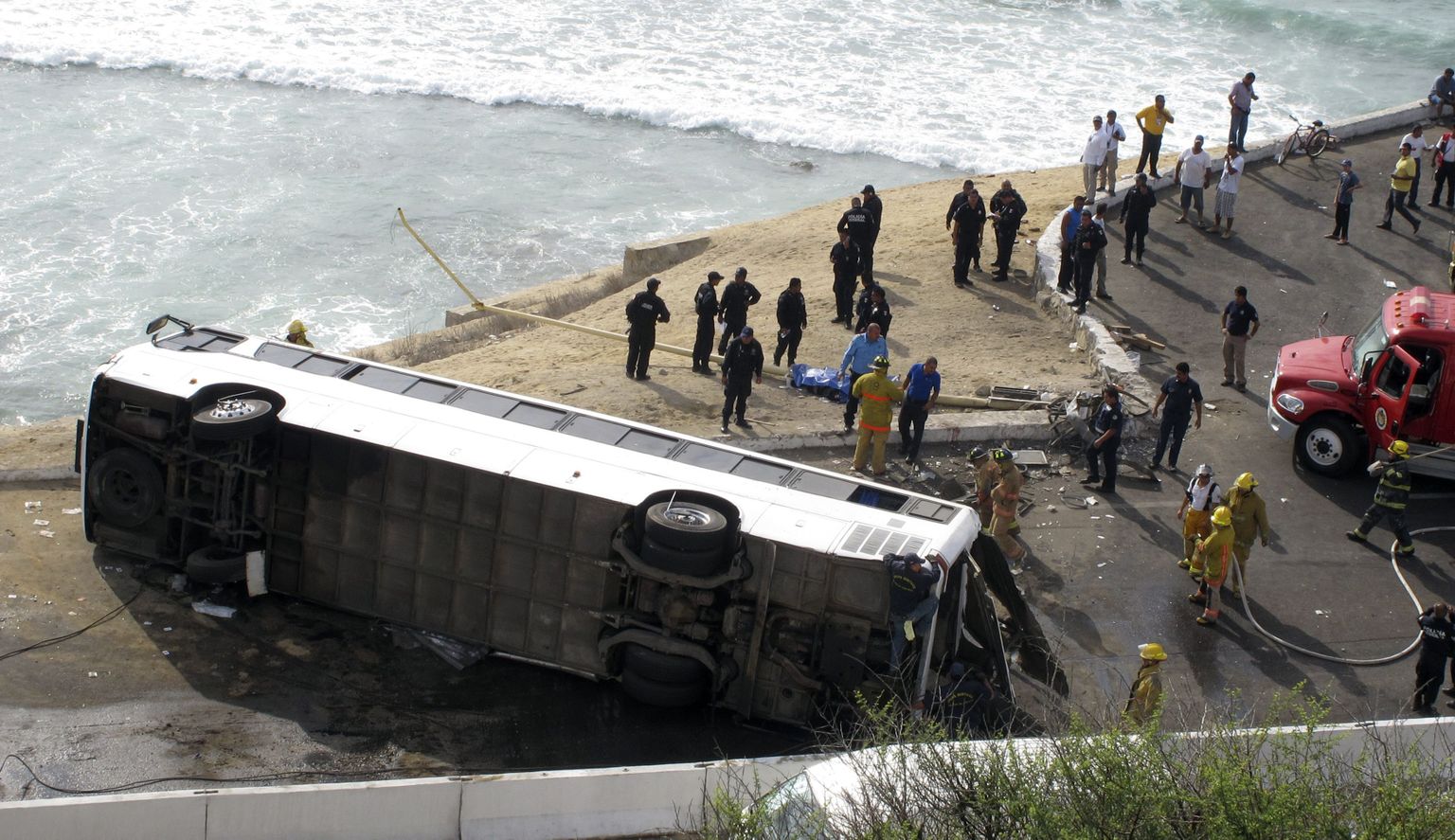 Mehhikos kaotas bussiõnnetuses elu vähemalt 32 inimest