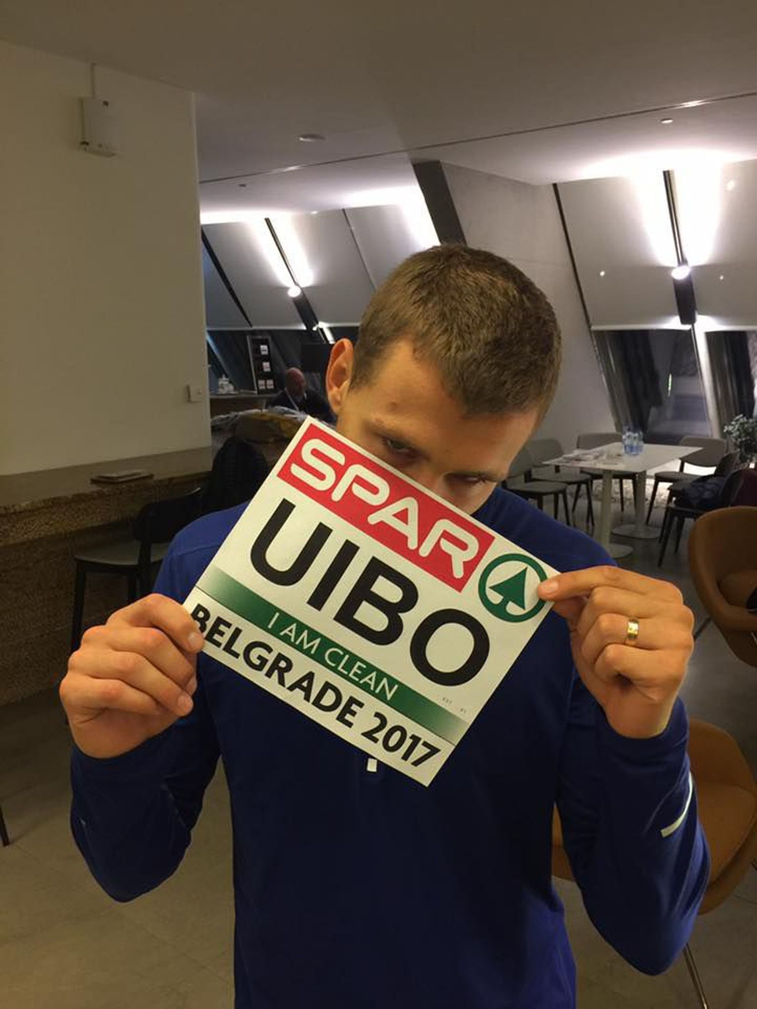 Maicel Uibo Belgradi EMi võistlejanumbriga.