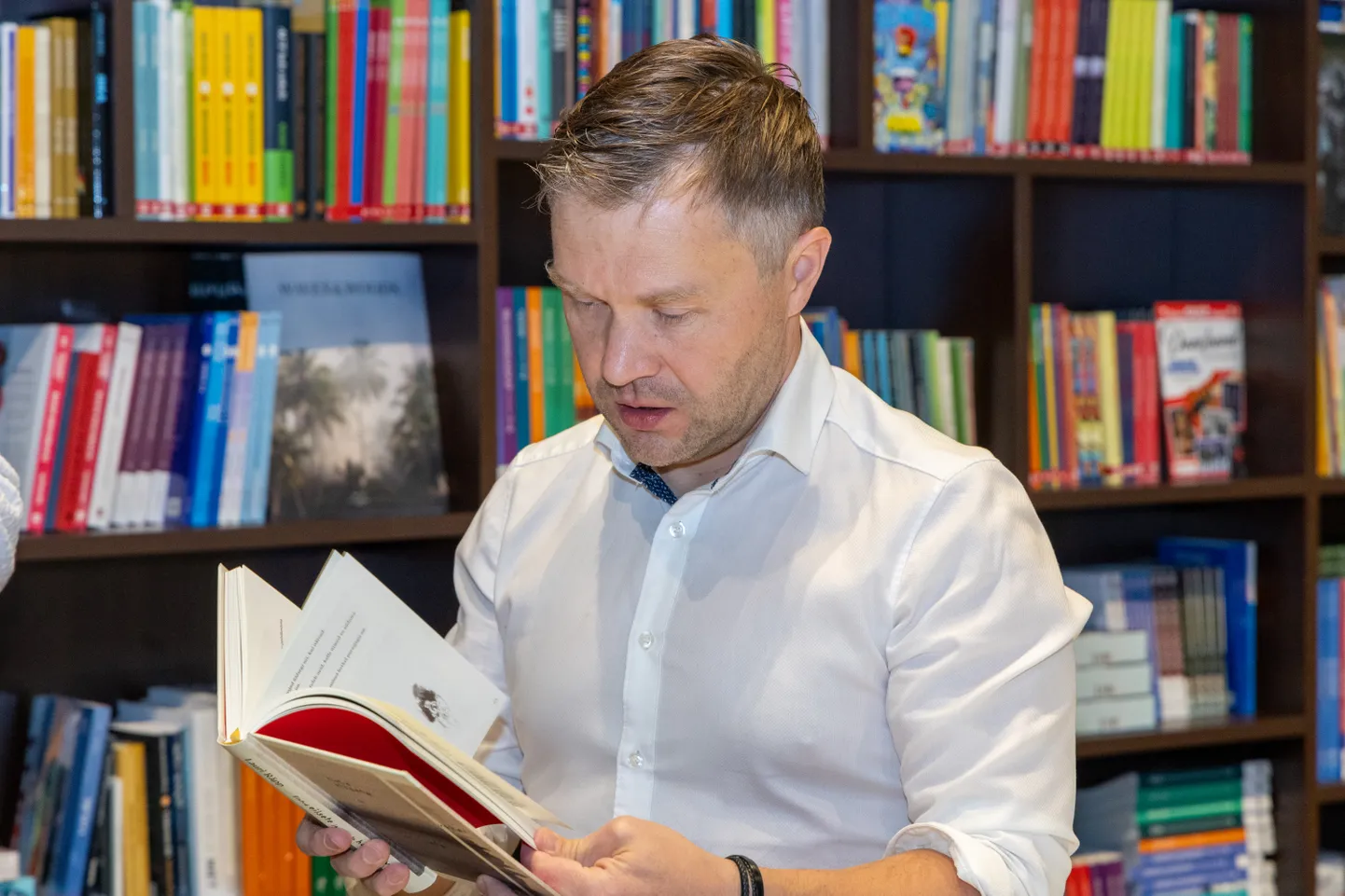 Pärnu keskraamatukogus kohtub lugejatega kirjanik Lauri Räpp.