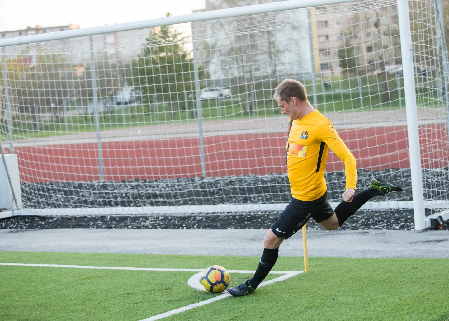 Tarva raudvara Joonas Ljaš sai hakkama kübaratrikiga.