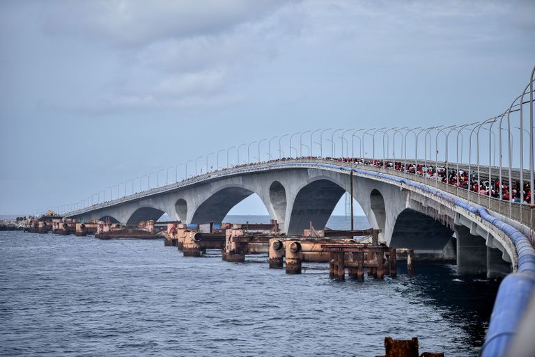 Ķīnas finansētais tilts, kas savieno Maldīvu galvaspilsētu ar mākslīgo salu