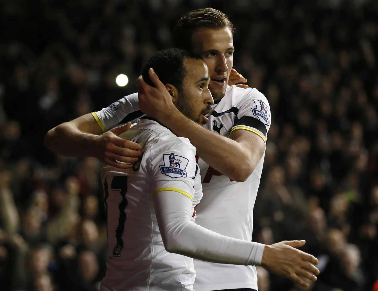 Andros Townsend (vasakul) ja Harry Kane (paremal)