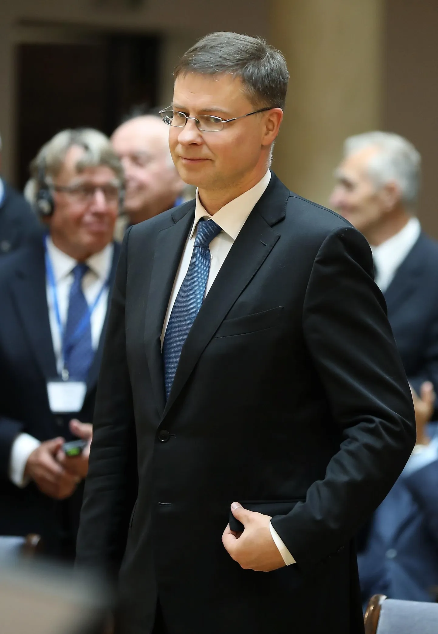Praegusel pöörasel ajal on Valdis Dombrovskise suguse tasakaaluka ametniku Brüsselisse saatmine igati hea mõte.