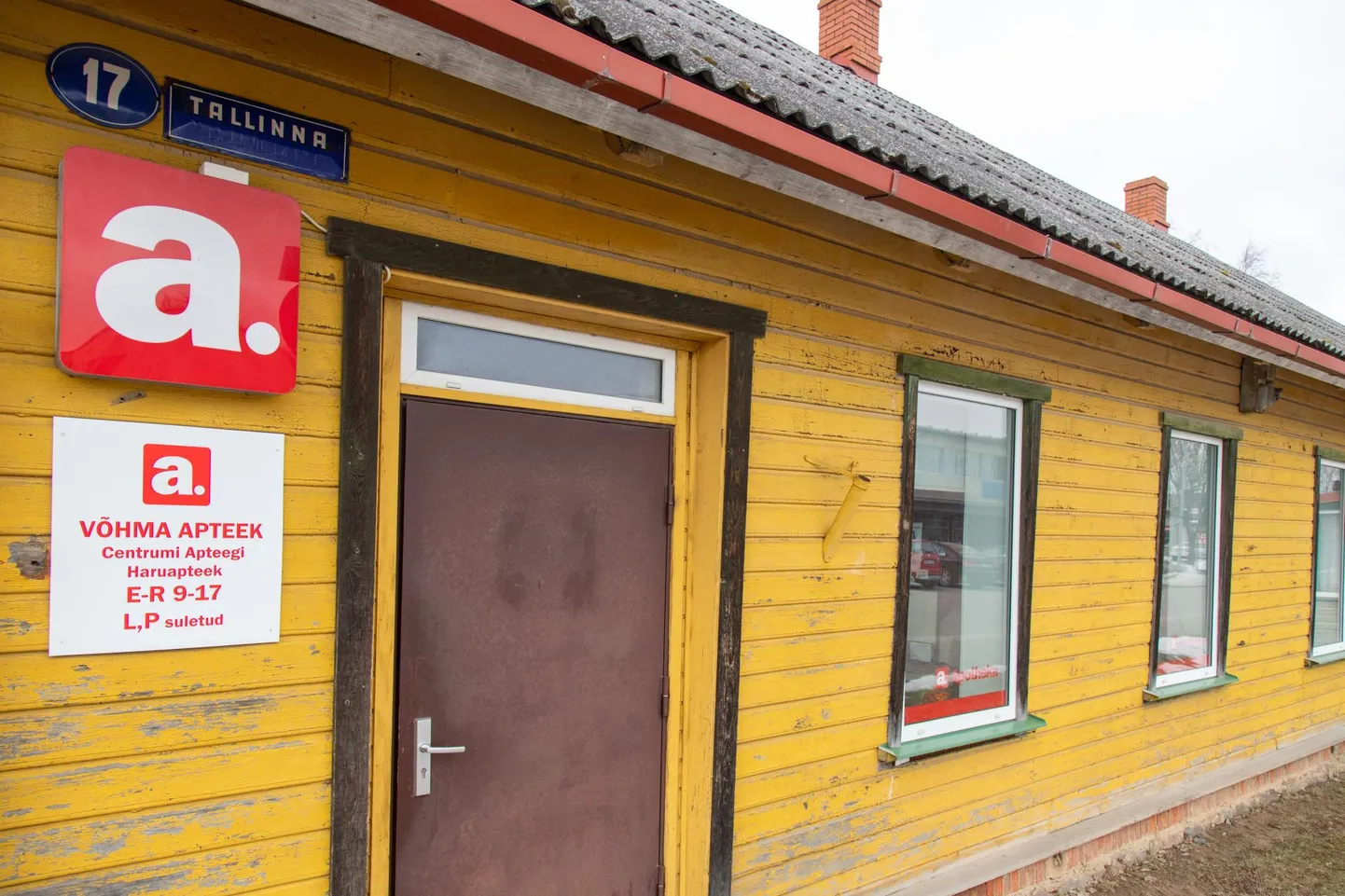 Võhma apteegimaja on juba mitmendat aastat müügis.