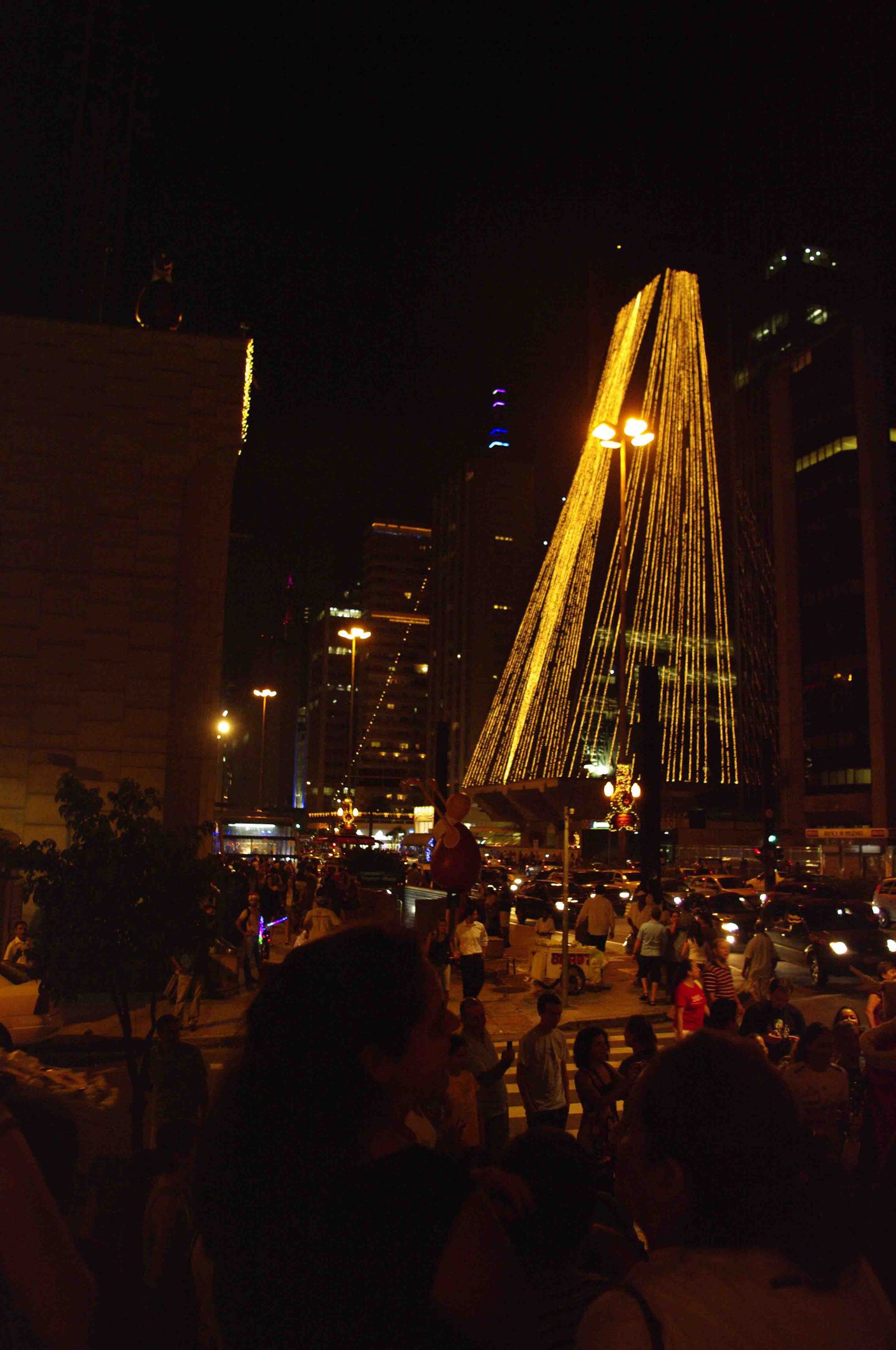 Ehitud büroohoone Avenida Paulistal.