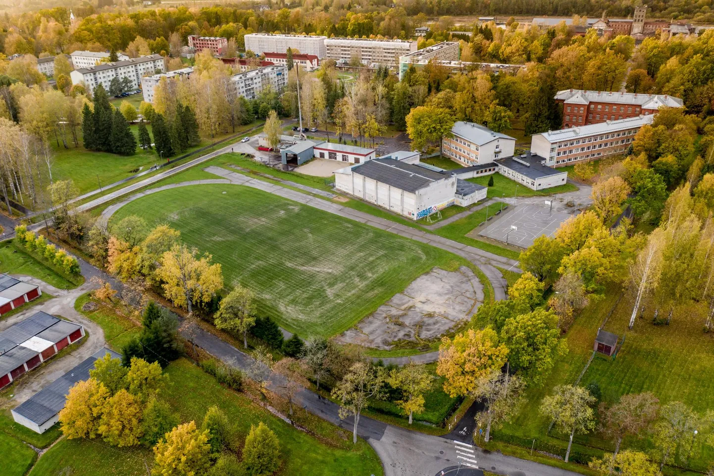 Sindi staadion rekonstrueeritakse kohalike omavalitsuste uute investeeringute toetusest, elavdamaks majandust.