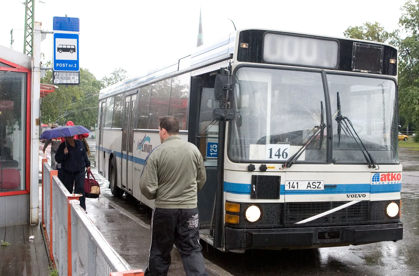 Pildil ATKO Harjumaa Liinide buss Balti jaamas.