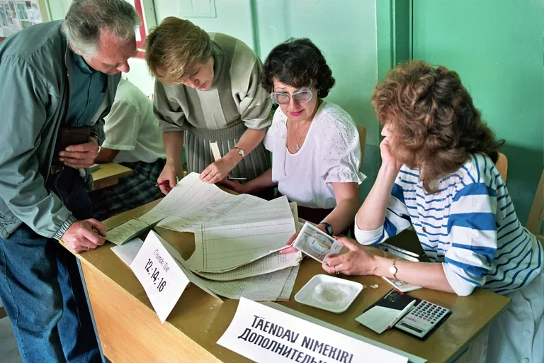 Денежная реформа, 20 июня 1992 года. Пункт обмена в Вяйке-Ыйсмяэ