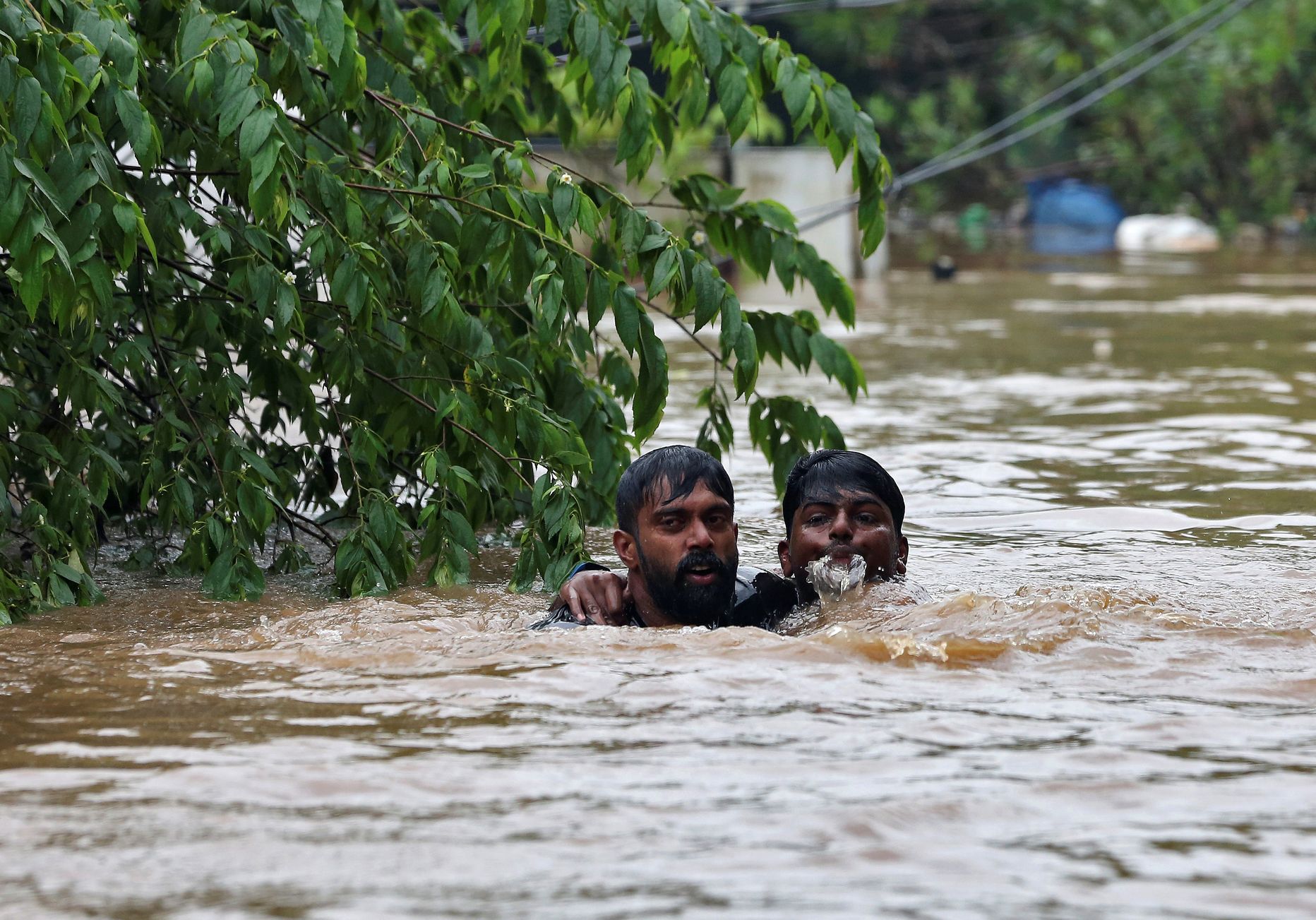 Üleujutustes on hukkunud 164 inimest.