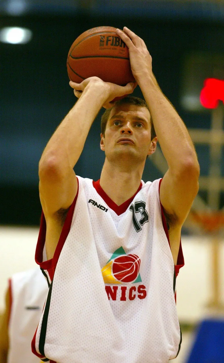 Martin Müürsepp Kaasani Unicsi särgis hooajal 2003/04.