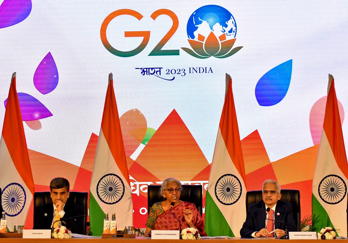 India rahandusminister Nirmala Sitharaman räägib G20 rahandusministrite kohtumise järel pressikonverentsil.