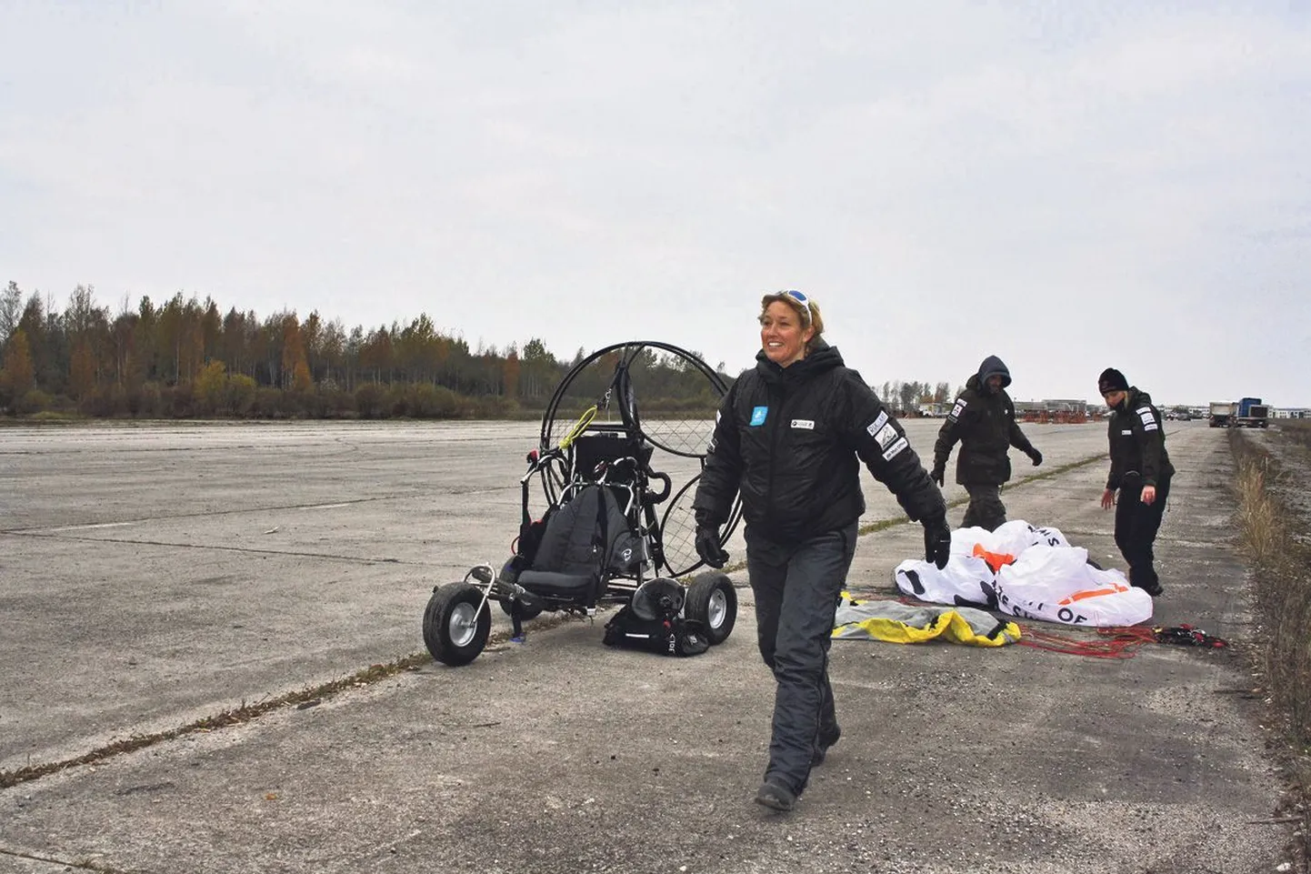 Reede hommikul maandus Sacha Dench tiibvarjuga Raadi lennuväljal. Koduni, Slimbridge’i linna Inglismaal on jäänud veidi enam kui kuu aega ja 4000 kilomeetrit.