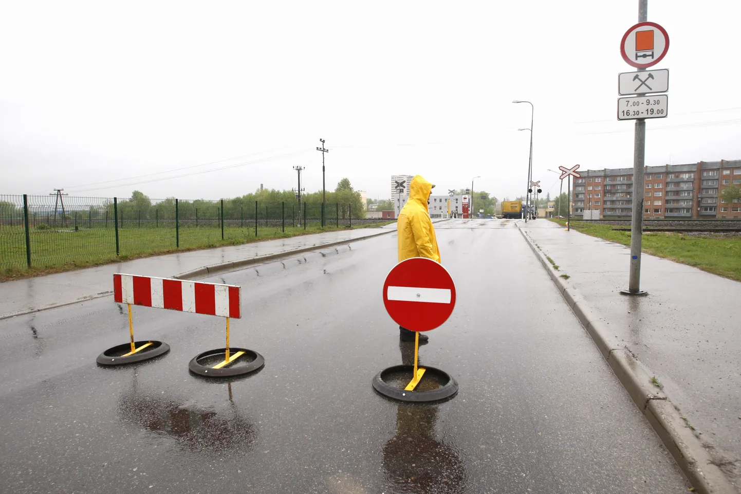 Kriisiõppuse EU Cremex 2011 ettevalmistused Betooni tänava raudteeülesõidul.